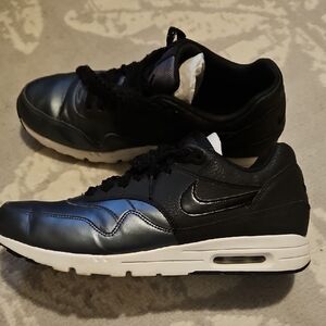 Nike Air Max Size 9